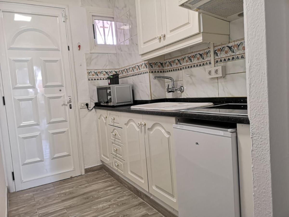 ארונה Sunny Apt With Terrace Coastal Area South Arona מראה חיצוני תמונה