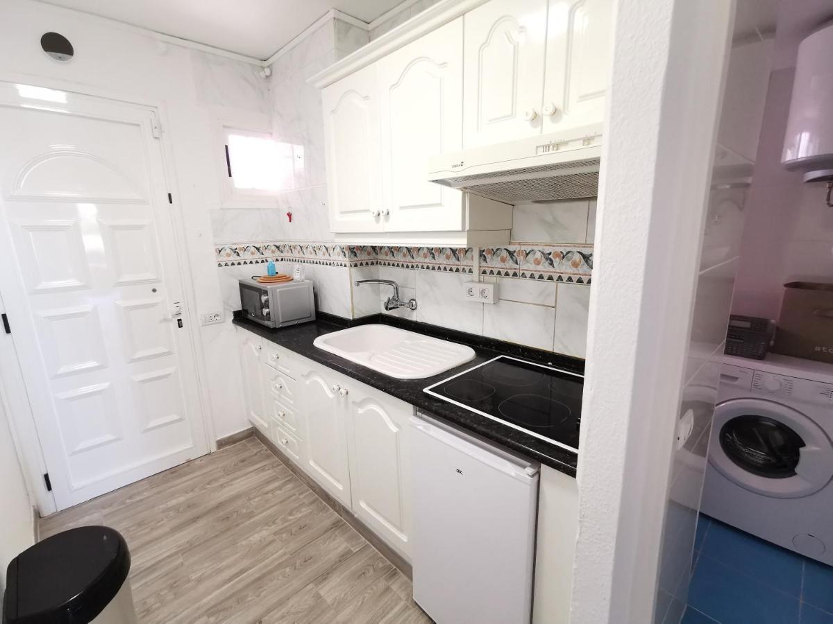 ארונה Sunny Apt With Terrace Coastal Area South Arona מראה חיצוני תמונה