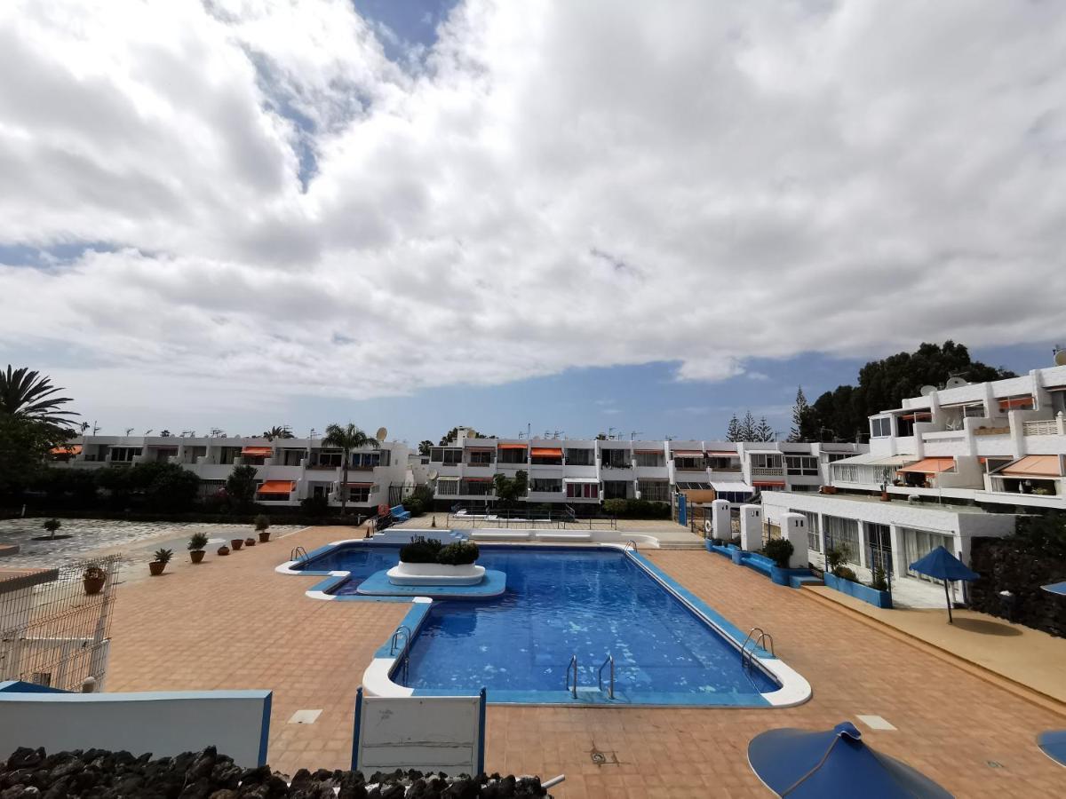 ארונה Sunny Apt With Terrace Coastal Area South Arona מראה חיצוני תמונה