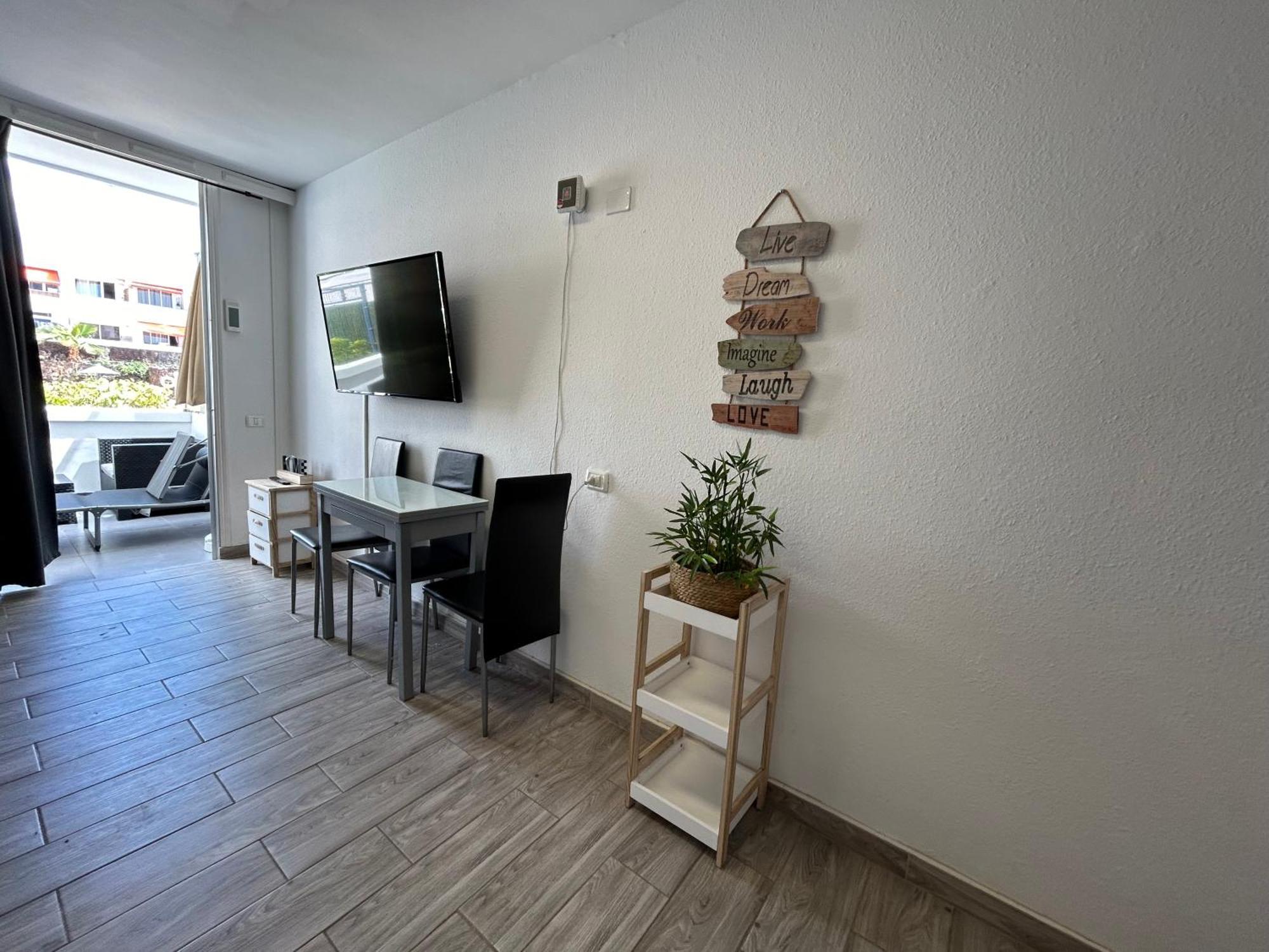 ארונה Sunny Apt With Terrace Coastal Area South Arona מראה חיצוני תמונה