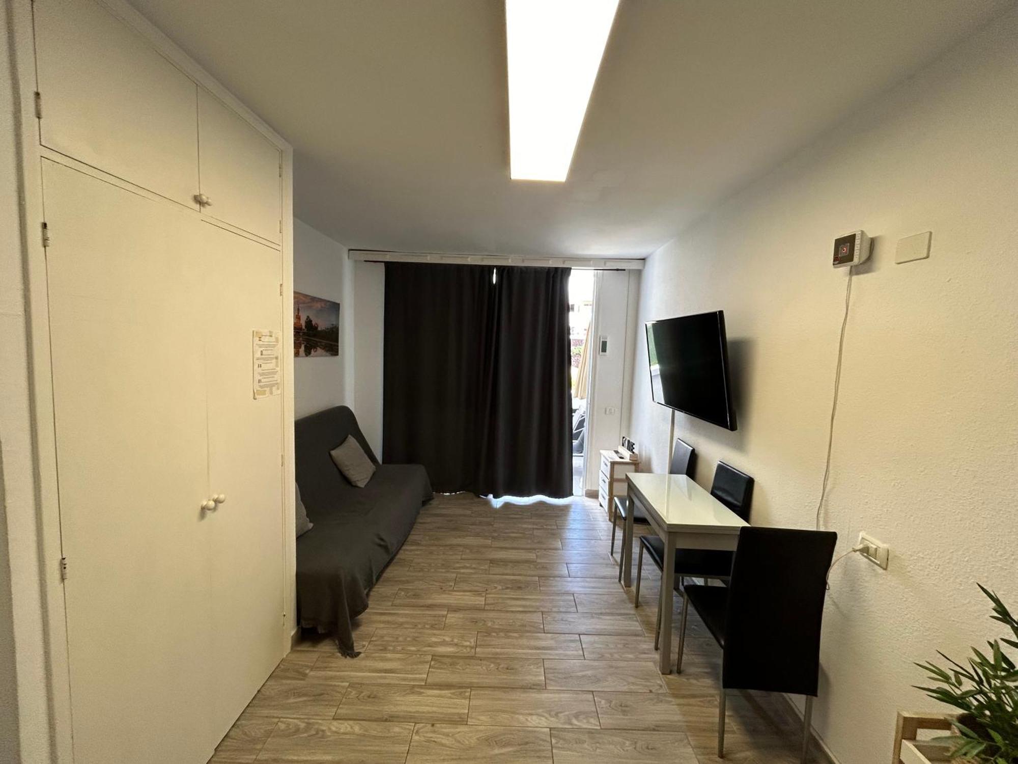 ארונה Sunny Apt With Terrace Coastal Area South Arona מראה חיצוני תמונה