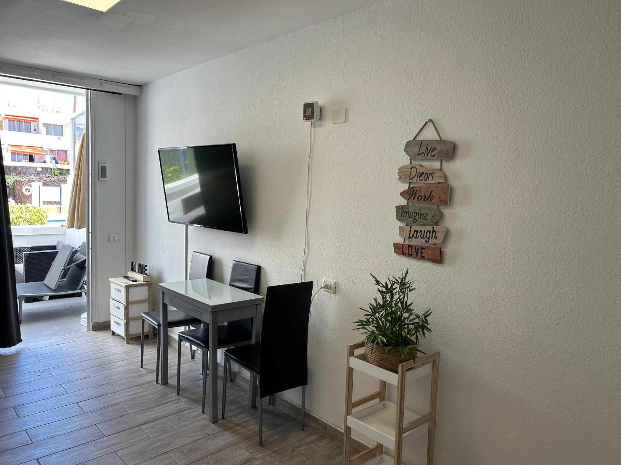 ארונה Sunny Apt With Terrace Coastal Area South Arona מראה חיצוני תמונה
