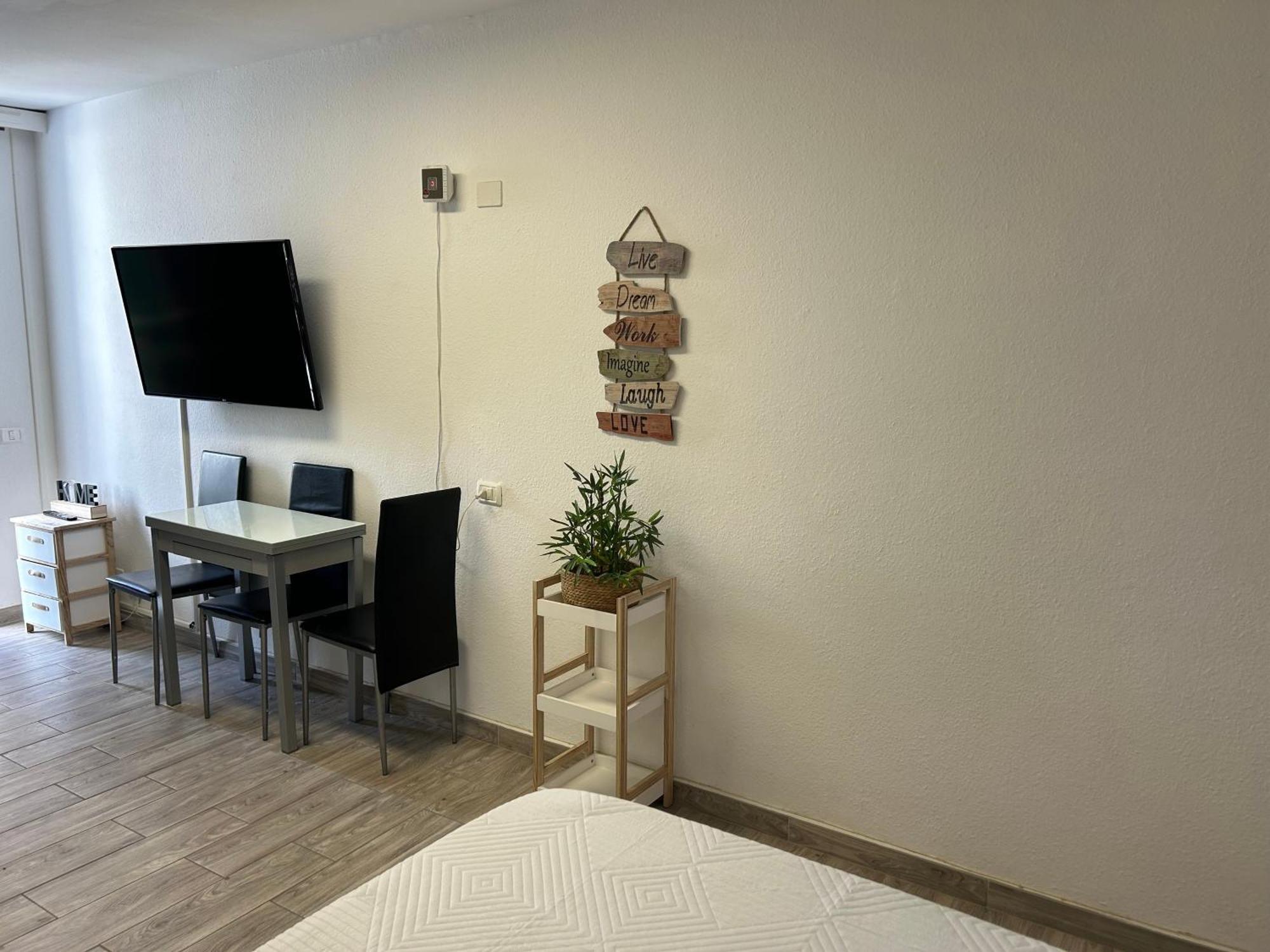 ארונה Sunny Apt With Terrace Coastal Area South Arona מראה חיצוני תמונה